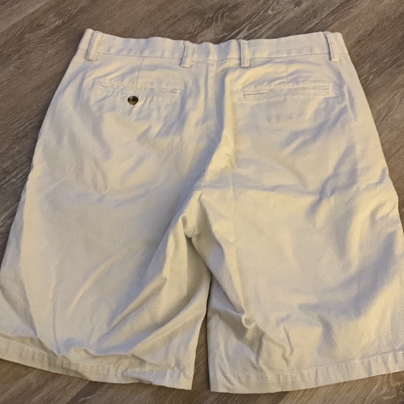 Old Navy shorts! - Picture 2 of 4